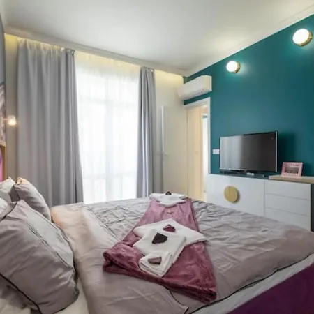 Lejlighed Superb 1bdr In Center